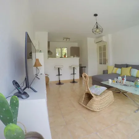 Domaine Maxime Park Apartment